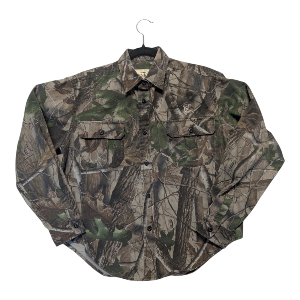 Women's realtree button up shirt (20x24)